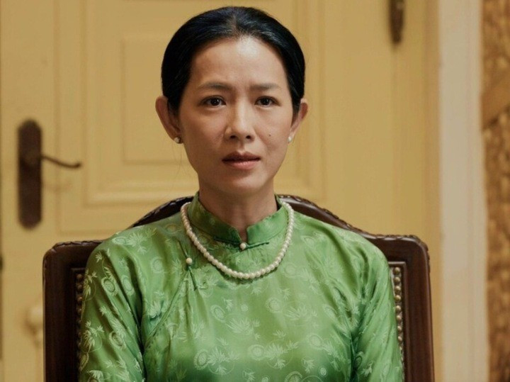 Châu Hà Yến Nhi đóng vai nhà ngoại giao trong "Mưa đỏ". screen-shot-2025-09-10-at-32135.jpg