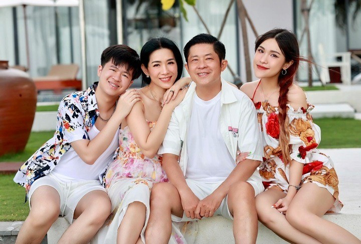 Tổ ấm viên mãn của người mẫu một thời. screen-shot-2025-09-10-at-34818.jpg
