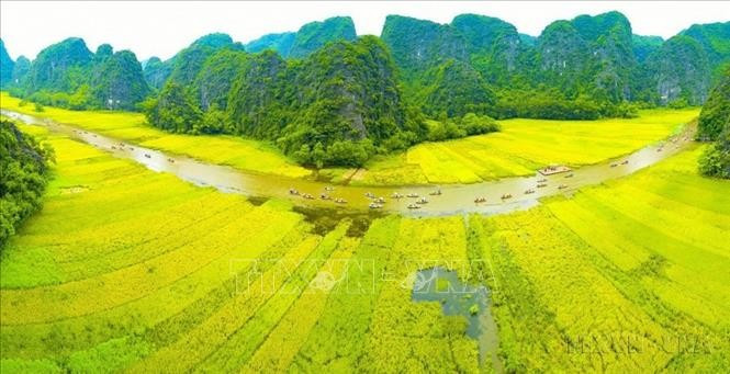 Tam Cốc - Bích Động nằm trong quần thể danh thắng Tràng An đã được UNESCO công nhận là Di sản văn hóa, thiên nhiên thế giới. Ảnh: Minh Đức/TTXVN Tam Cốc - Bích Động nằm trong quần thể danh thắng Tràng An đã được UNESCO công nhận là Di sản văn hóa, thiên nhiên thế giới. Ảnh: Minh Đức/TTXVN
