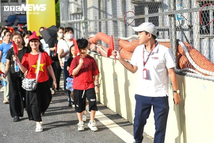 Trải nghiệm góp phần khơi dậy lòng tự hào dân tộc, hun đúc tinh thần yêu nước, lan tỏa khát vọng hòa bình và niềm tin vào một tương lai phát triển, thịnh vượng của đất nước. 55ea30913172b92ce063-07572104.jpg