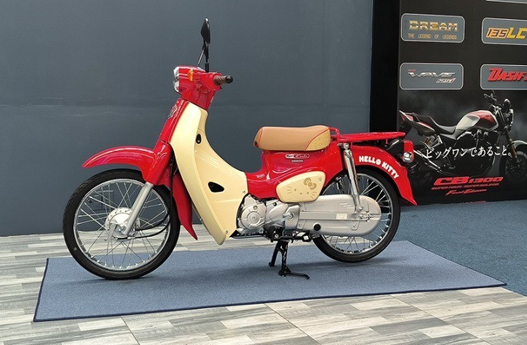 xehay-super-cub-hello-kitty-2506-2.jpg