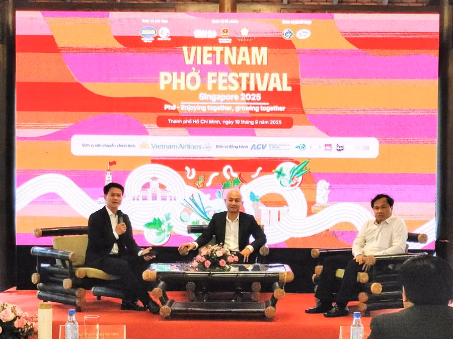 Đại diện ban tổ chức Lễ hội phở Việt Nam cung cấp thông tin cho báo chí chiều 19/9.