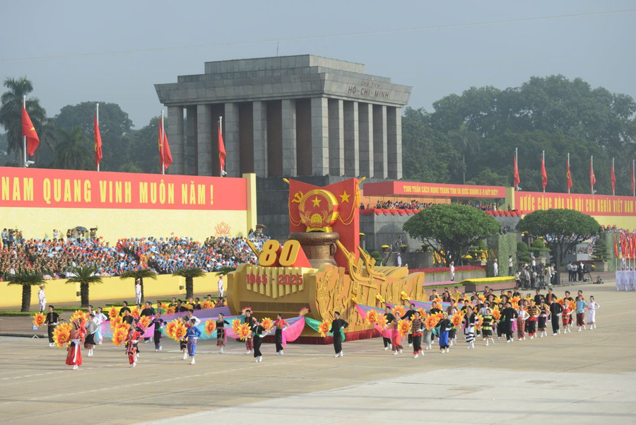 Khối diễu binh tại Quảng trường Ba Đình trong Lễ diễu binh, diễu hành kỷ niệm Quốc khánh 2/9. Ảnh: Mạnh Linh/Báo Tin tức và Dân tộc