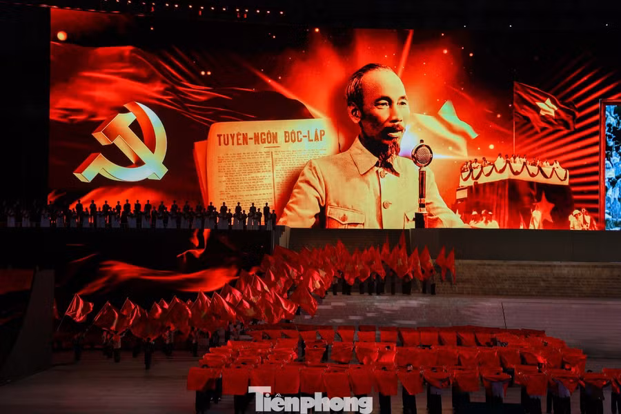 Chương trình do Thành ủy, HĐND, UBND, Ủy ban Mặt trận Tổ quốc Việt Nam TP. Hà Nội đồng chủ trì với Ban Tuyên giáo và Dân vận Trung ương, Đài Truyền hình Việt Nam tổ chức.