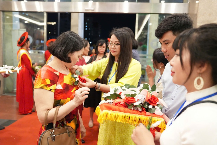 Chương trình do Báo Kinh tế & Đô thị, Báo Phụ nữ Việt Nam và Công ty Oscar Media phối hợp tổ chức Chương trình do Báo Kinh tế & Đô thị, Báo Phụ nữ Việt Nam và Công ty Oscar Media phối hợp tổ chức