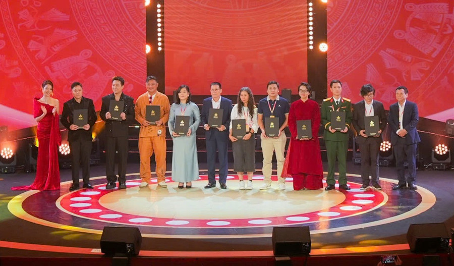 Các nhà làm phim nhận giải thưởng của ban giám khảo ở các thể loại: phim tài liệu, phim khoa học, phim hoạt hình và phim truyện điện ảnh. Trong số đó, hạng mục phim truyện điện ảnh gọi tên phim Mai, Mang mẹ đi bỏ và Thám tử Kiên: Kỳ án không đầu