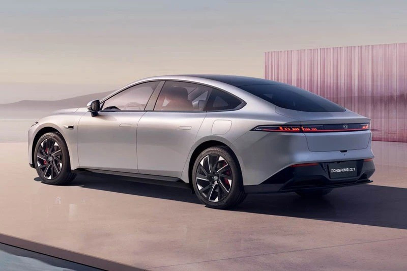 sedan-dongfeng-007-3.jpg