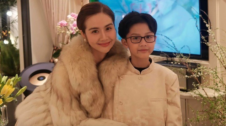 Huyền Lizzie làm mẹ đơn thân. screen-shot-2025-08-01-at-115619.jpg