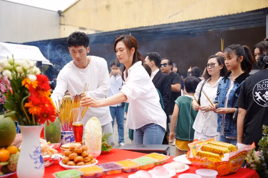 Tuấn Trần và Phương Anh Đào tái ngộ sau thành công vang dội của phim Mai. Ảnh: ĐPCC