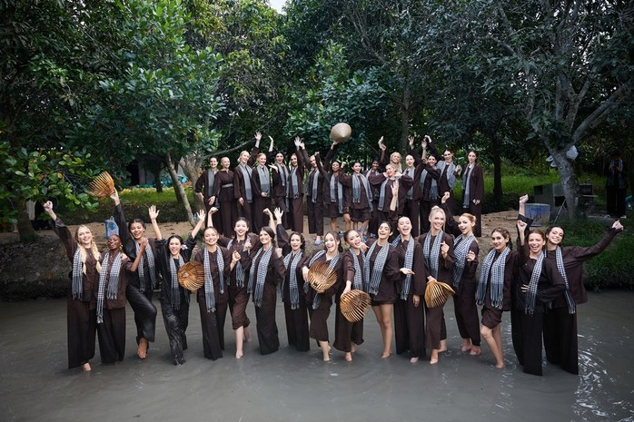 Các người đẹp quốc tế đã có chuyến trải nghiệm đậm chất miền Tây