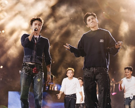 JSOL và Sơn.K biểu diễn tại “GENFest presents Mbillion 2025” (Ảnh: VIỆT NỮ)