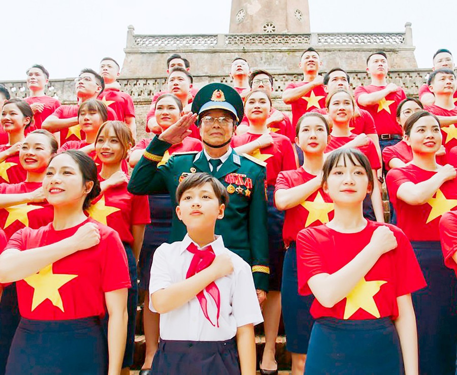 Hình ảnh trong MV “Việt Nam - Tự hào tiếp bước tương lai” truyền cảm hứng mạnh mẽ về một Việt Nam đoàn kết, hùng cường Hình ảnh trong MV “Việt Nam - Tự hào tiếp bước tương lai” truyền cảm hứng mạnh mẽ về một Việt Nam đoàn kết, hùng cường