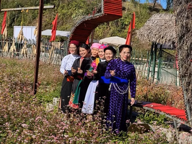Các cô gái Yên Minh.