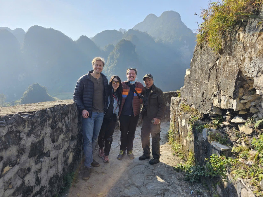 Các du khách Mỹ - Terry, Wakland và Alice.