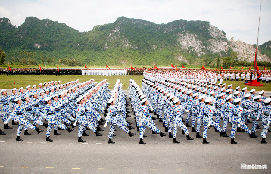 Các khối nữ góp phần lan tỏa hình ảnh nữ quân nhân cách mạng vừa xinh đẹp, duyên dáng, vừa hùng tráng trong đội hình Quân đội nhân dân Việt Nam anh hùng.