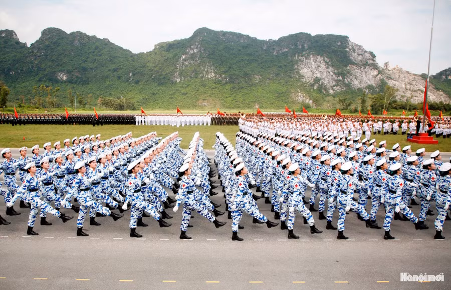 Các khối nữ góp phần lan tỏa hình ảnh nữ quân nhân cách mạng vừa xinh đẹp, duyên dáng, vừa hùng tráng trong đội hình Quân đội nhân dân Việt Nam anh hùng.