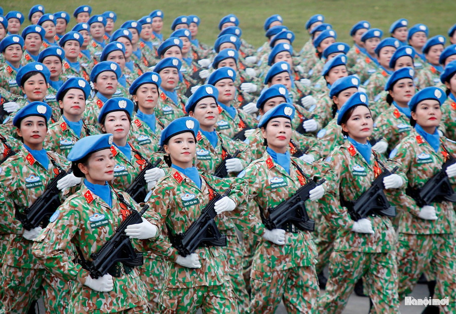 Khối nữ Gìn giữ hòa bình là đại diện hình ảnh phụ nữ Việt Nam bản lĩnh, trí tuệ, sẵn sàng gánh vác nhiệm vụ quốc tế.