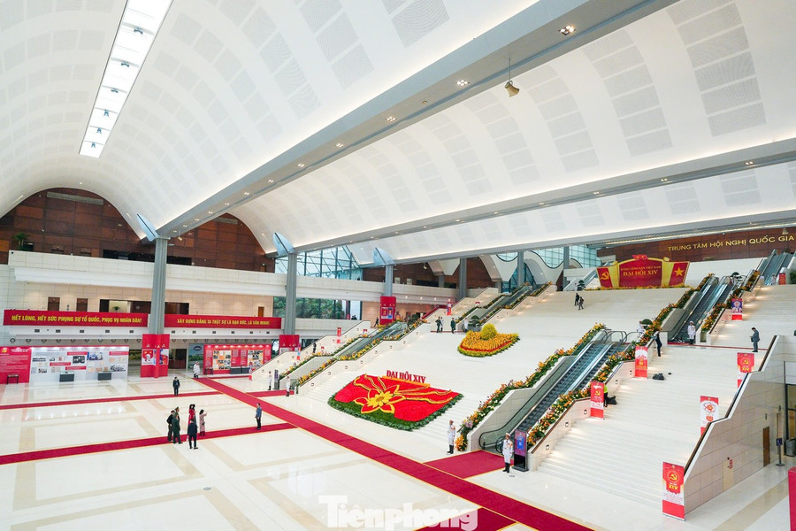 Toàn cảnh bên trong sảnh chính.