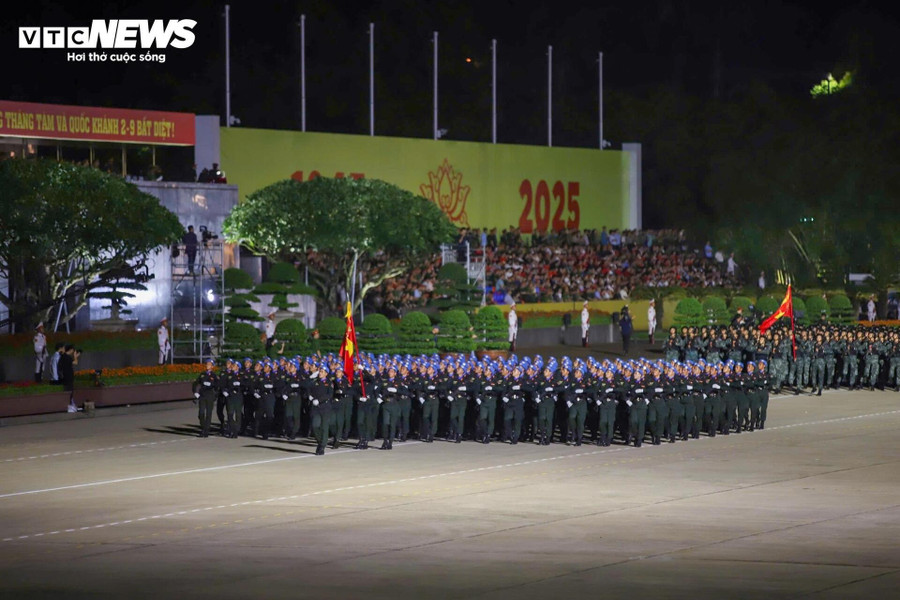 tong-hop-luyen-quang-truong-ba-d-15.jpg