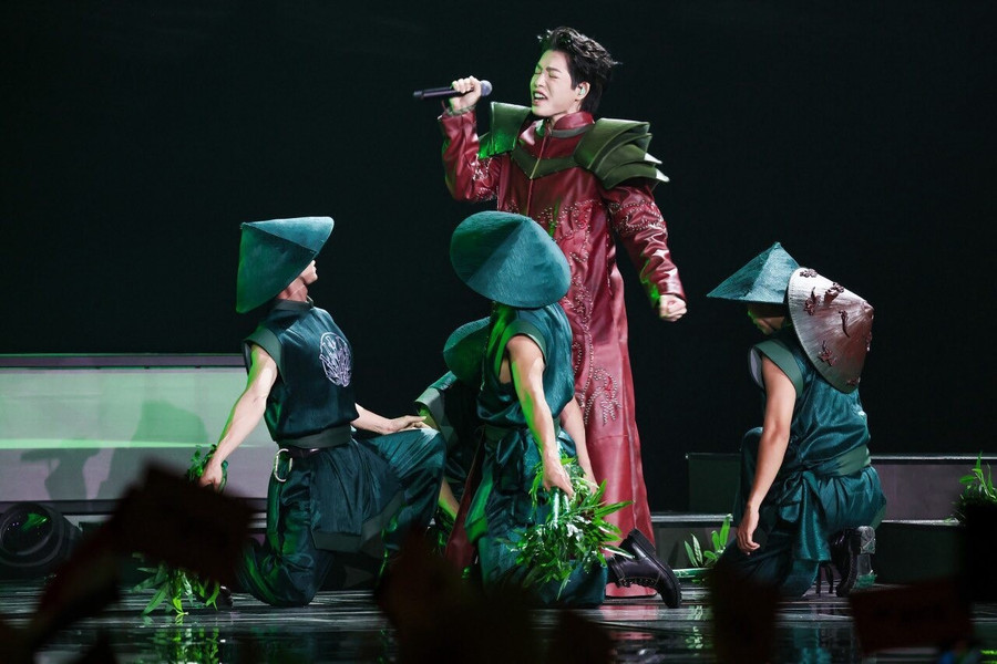 Chiến thắng của Đức Phúc tại cuộc thi âm nhạc quốc tế Intervision 2025 gây tiếng vang trên trường quốc tế.