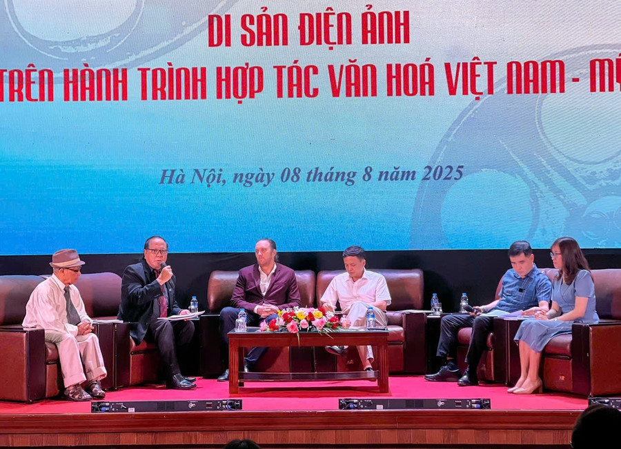 Các đại biểu, chuyên gia tham dự phiên đầu tiên của hội thảo. Các đại biểu, chuyên gia tham dự phiên đầu tiên của hội thảo.