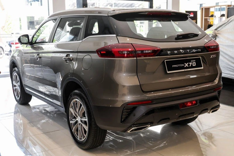 suv-proton-x70-mc3-executive-202-2.jpg