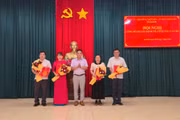 Ia Dơk công bố các quyết định về công tác cán bộ