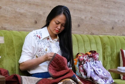 Sống lại ký ức cùng sản phẩm ghép vải, khâu tay