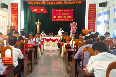 Hội nghị lần thứ 20 Ban Chấp hành Đảng bộ huyện Đak Pơ khóa XVII (mở rộng). Ảnh: Ngọc Dũng