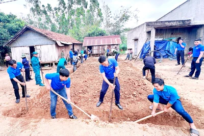 Huyện Đoàn Đak Pơ ra quân Tháng Thanh niên. Ảnh: An Phát