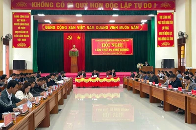 Hội nghị lần thứ 19 Ban Chấp hành Đảng bộ thị xã An Khê khóa XVII (mở rộng). Ảnh: Ngọc Minh