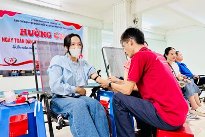 Đông đảo người dân Gia Lai tham gia hiến máu tình nguyện