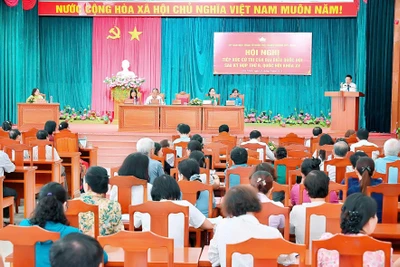 Phó Thủ tướng Chính phủ Hồ Đức Phớc tiếp xúc cử tri phường Quy Nhơn