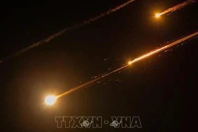 Căng thẳng Israel-Iran: Houthi tuyên bố tấn công tên lửa Israel