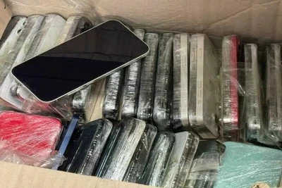 Hải quan Nội Bài liên tiếp phát hiện 2 vụ vận chuyển trái phép điện thoại