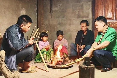 Giữ nghề làm khèn như giữ hơi thở