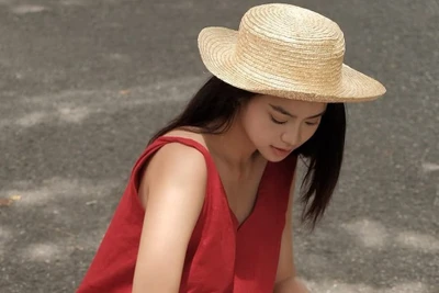Váy suông, trang phục linen là xu hướng nổi bật mùa nắng