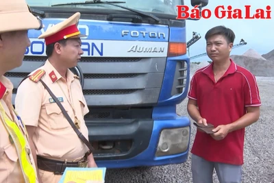 Các chủ mỏ khai thác khoáng sản ký cam kết đảm bảo trật tự an toàn giao thông