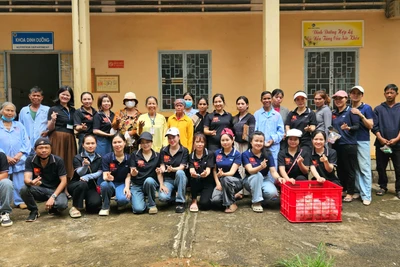 Tặng 350 suất quà cho bệnh nhân đang điều trị tại Bệnh viện Đa khoa tỉnh Gia Lai