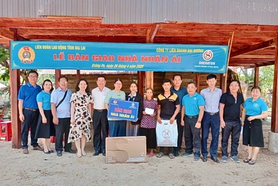Trao "Nhà nhân ái" cho đoàn viên công đoàn