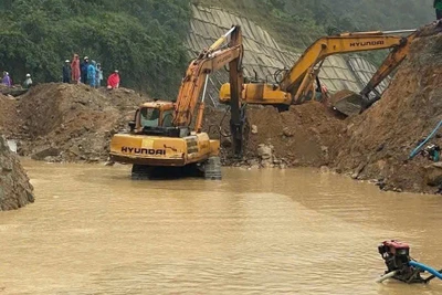 Khẩn trương khắc phục sự cố sạt lở, ngập nước đoạn Đèo An Khê và tuyến quốc lộ 19