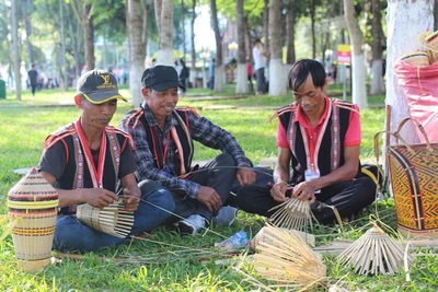 Ia Pết giữ gìn, phát huy nghề đan lát truyền thống