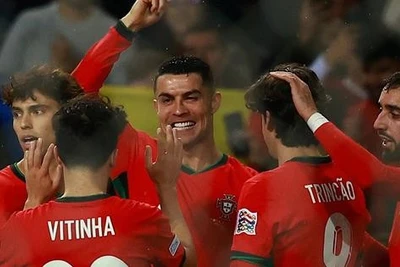 Ronaldo tỏa sáng, Bồ Đào Nha đại thắng Ba Lan lên đỉnh bảng Nations League