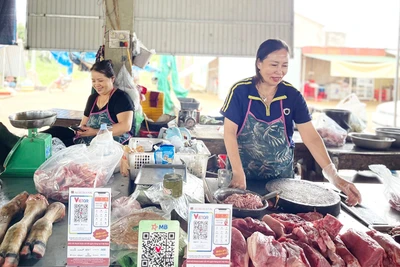 Khu dân cư, tuyến phố mua sắm không dùng tiền mặt: An toàn, tiện lợi