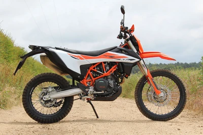 KTM 690 Enduro R: "Chiến Binh Off-Road" dành cho những tín đồ phiêu lưu có giá 600 triệu đồng