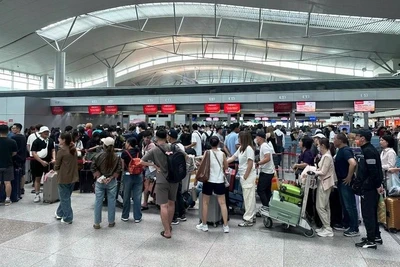 Sân bay Tân Sơn Nhất đón khoảng 122.000 khách mỗi ngày dịp cao điểm 30/4