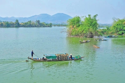 Làng chài bên dòng Krông Năng