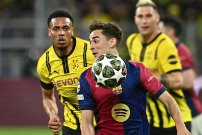 Barcelona và PSG giành vé vào bán kết Champions League