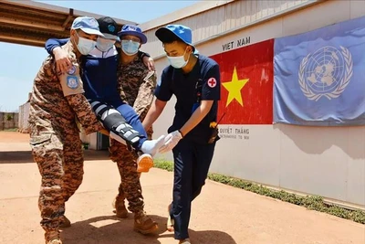“Mũ nồi xanh" viết tiếp câu chuyện hòa bình - Bài 2: Đi vào vùng… chiến sự