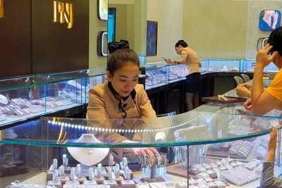 Giá vàng hôm nay 18-4: Đảo chiều sụt giảm